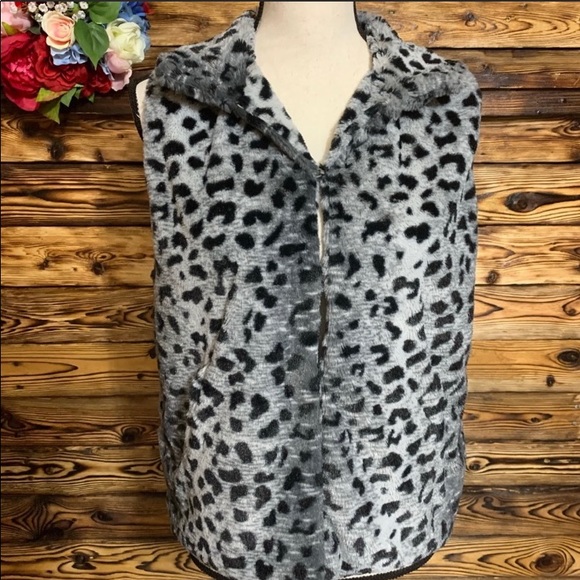 Betsey Johnson Faux Fur Ocelot Vest Trendy Cheetah Animal Print M - Picture 2 of 5
